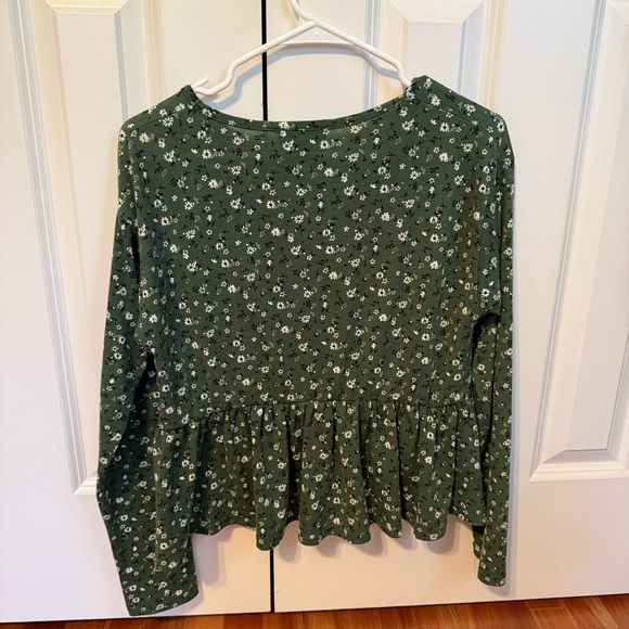 Wednesday’s Girl Floral Peplum Top - Picture 3 of 4